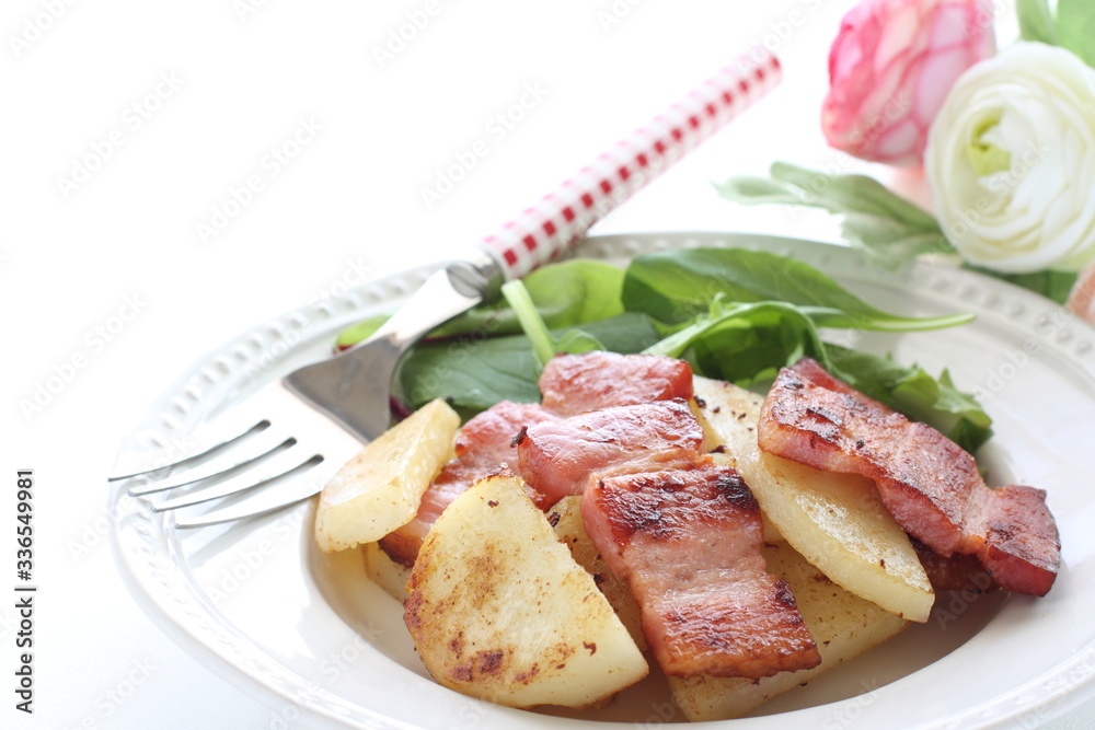 bacon and potato stir fried for comfort food bacon and potato stir fried for comfort food