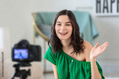 Young beauty blogger record...