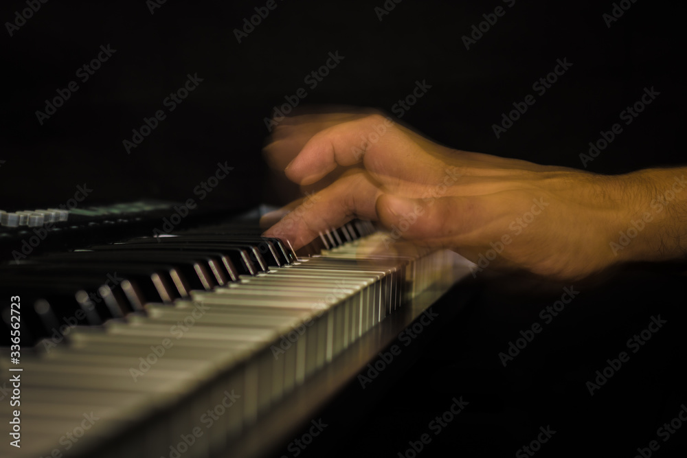 Fototapeta premium Piano man
