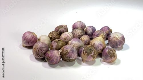 Small solo single clove garlic monobulb garlic single bulb garlic pearl garlic