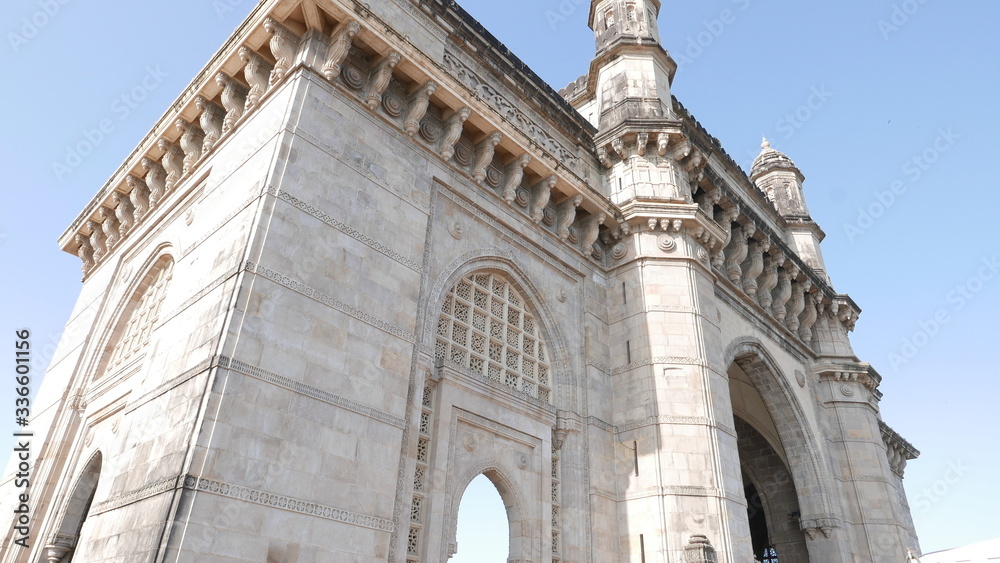 Built to commemorate the first British monarch to arrive in India, King-Emperor George V, the Gateway of India is one of Mumbai's most iconic landmarks.