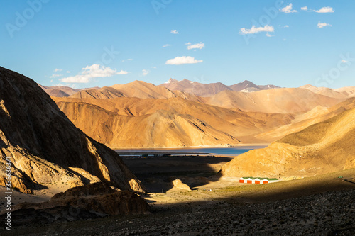 Fototapeta Naklejka Na Ścianę i Meble -  Pangong Tso is an endorheic lake in the Himalayas situated at a height of about 4,350 m. It is 134 km long and extends from India to Tibet in Ladakh, India