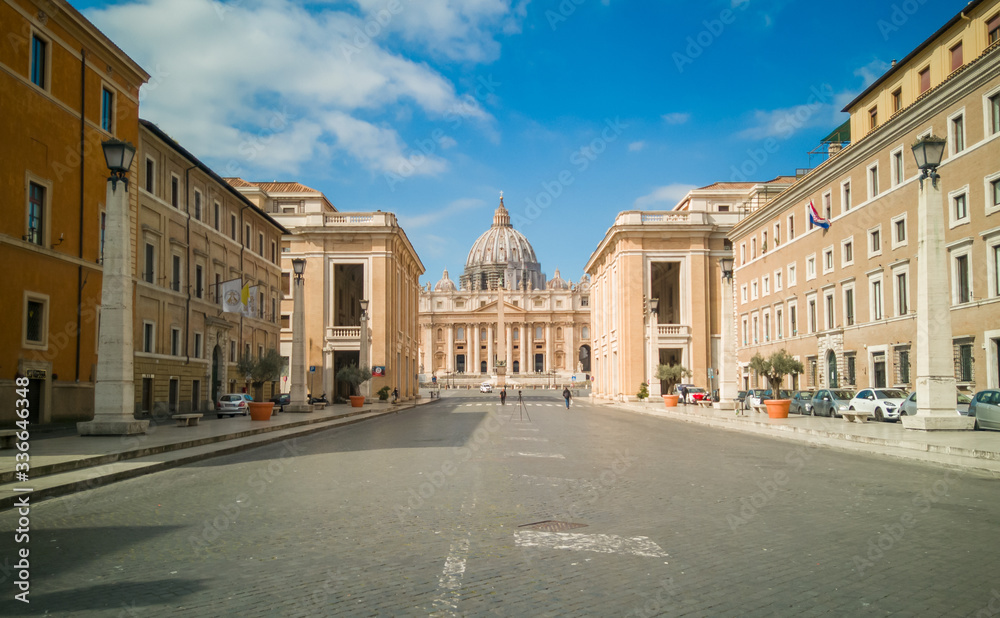 Following the coronavirus outbreak, the italian Government has decided for a massive curfew, leaving even the Old Town, usually crowded, completely deserted. Here in particular Saint Peter's