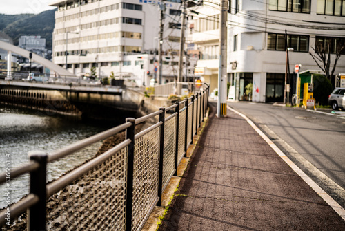 長崎の川沿いの歩道_01