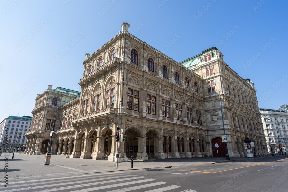 Vienna operahouse in Spring