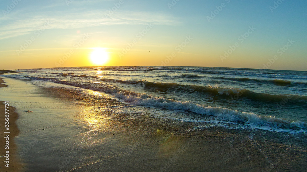 Obraz premium Landscape sea sunrice above Black Sea