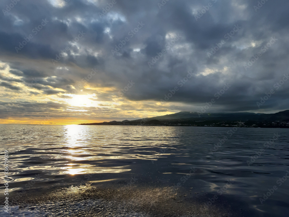 Fototapeta premium sunset over the sea