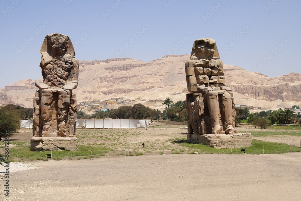 Fototapeta premium Colossi of Memnon in Egypt