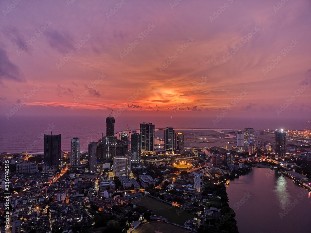 Obraz premium Sri Lanka Evening Beauty z Lotus Tower
