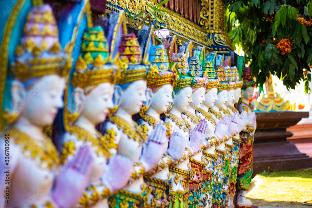 Naklejka premium A beautiful view of buddhist temple Wat Saeng Kaew at Chiang Rai, Thailand.