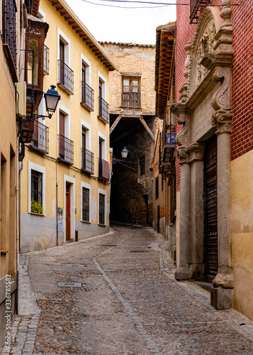 Narrow street in Toledo, Spain © Alejandro