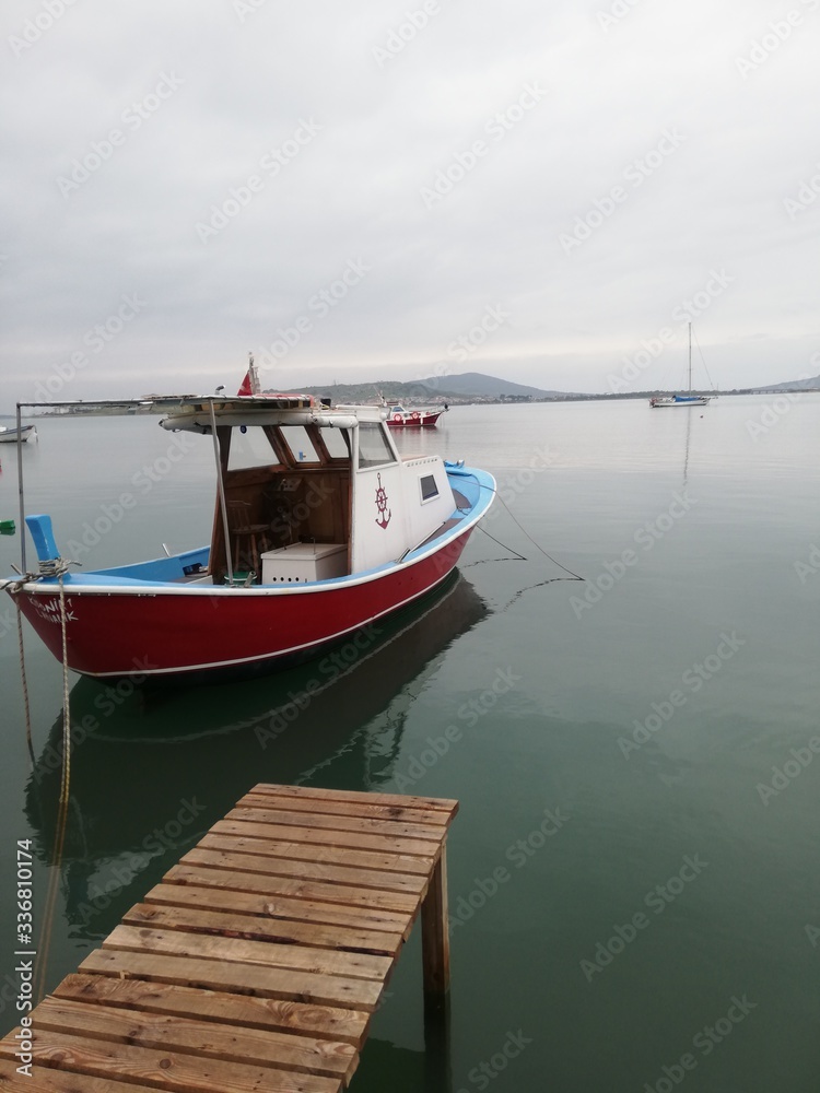 Fototapeta premium boats in the harbor