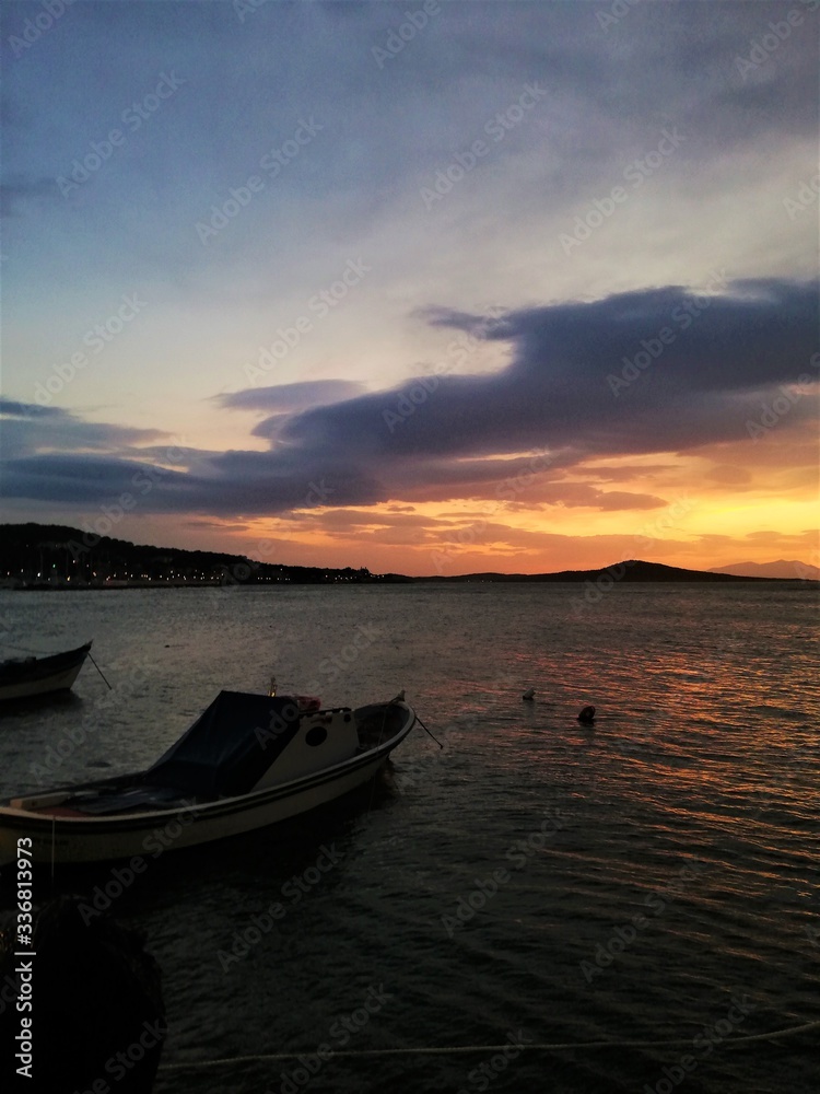 Naklejka premium sunset on the sea