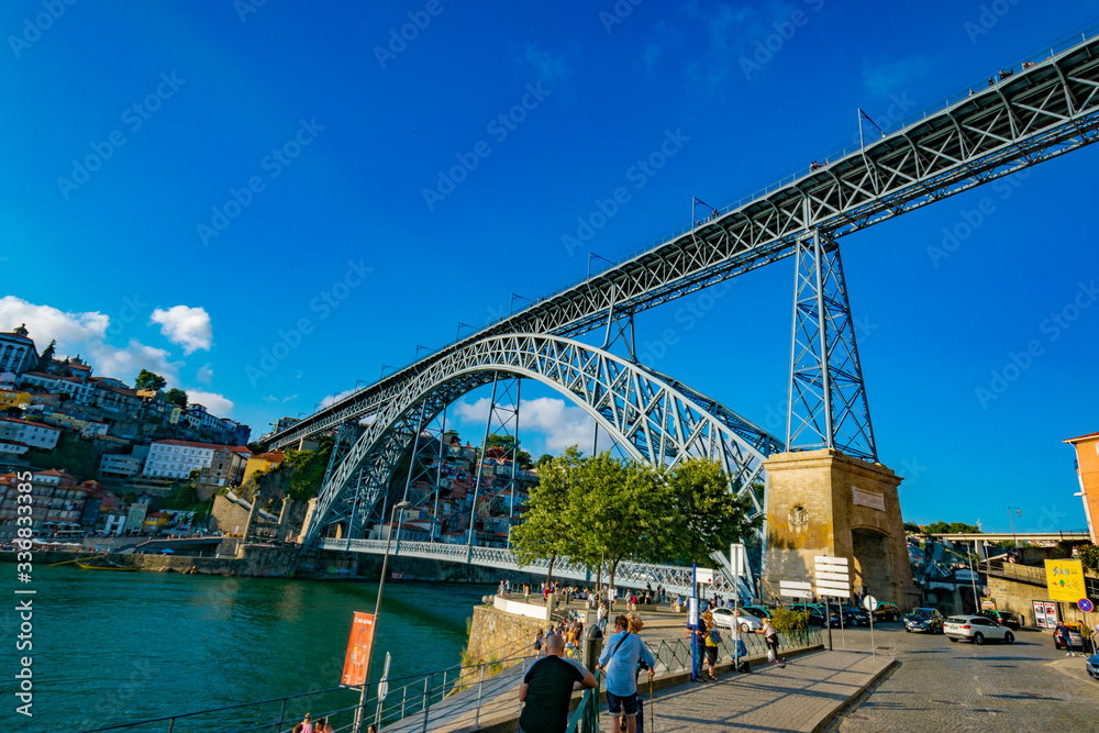 Naklejka premium bridge over the river douro in porto portugal