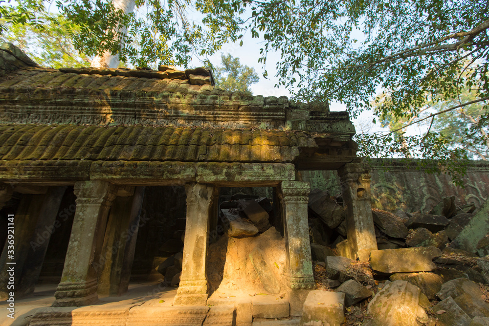 Fototapeta premium Ancient Khmer temple at Angkor, Cambodia