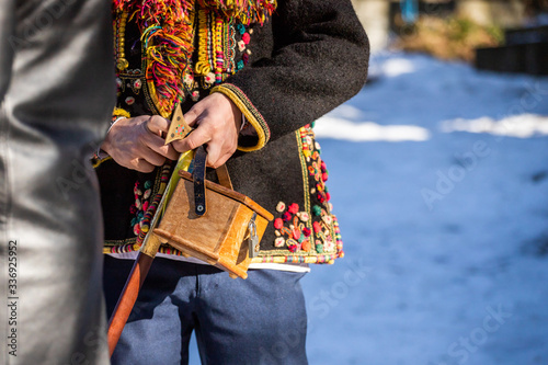 Foto Holiday Hutsul clothes. Bright casing and coffer