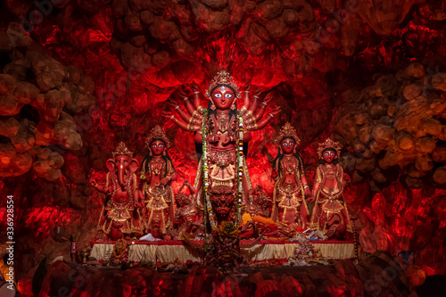Tableau sur toile Idol of Goddess Devi Durga at a decorated puja pandal in Kolkata, West Bengal, India