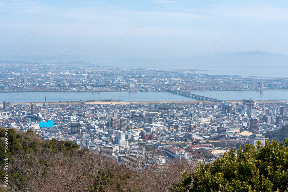 眉山公園の展望台から見る徳島市街の風景