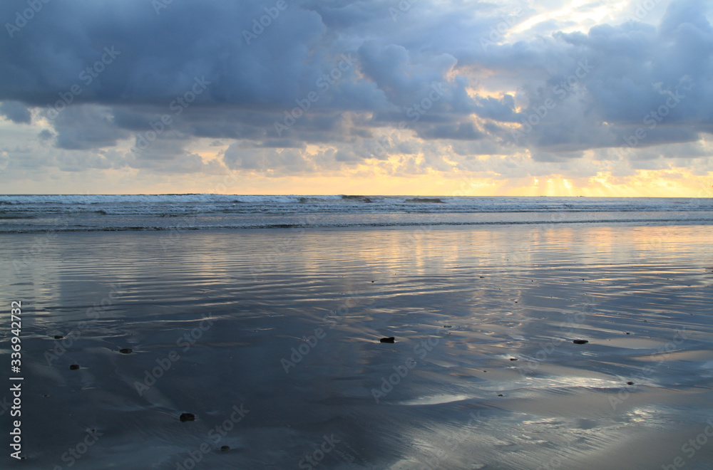 Obraz premium Costa Rica, Sunset on the Pacific Coast 
