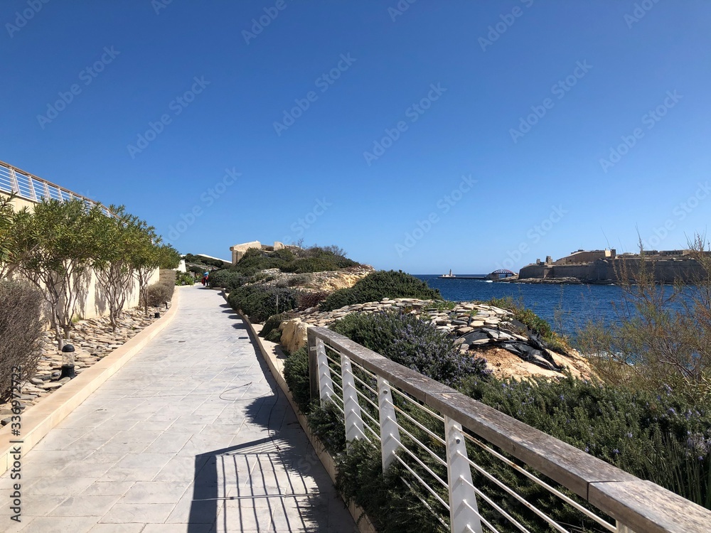 Obraz premium Walking in Sliema