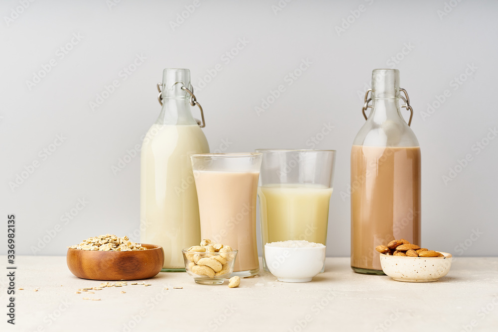 Oat, cashew, rice and chocolate almond milk. Dairy alternatives for lactose intolerance. Healthy organic protein source for vegans. Oat, cashew, rice and chocolate almond milk. Dairy alternatives for lactose intolerance. Healthy organic protein source for vegans.