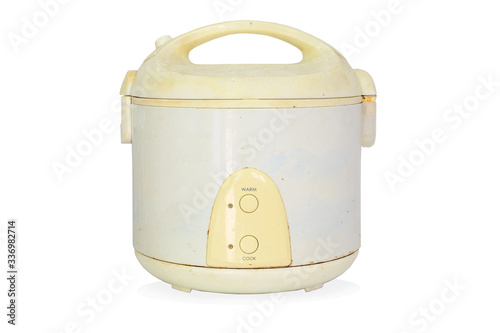 фотографія Old rice cooker isolated on white background
