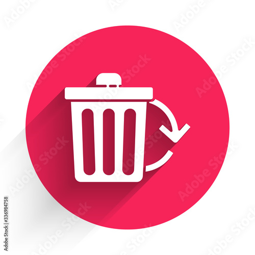 White Recycle bin with recycle symbol icon isolated with long shadow. Trash can icon. Garbage bin sign. Recycle basket sign. Red circle button. Vector Illustration