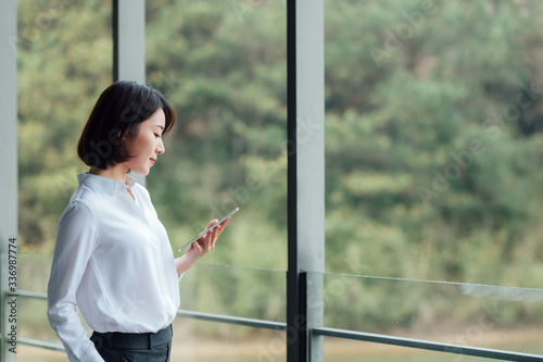 Free Download Young Asian business woman - GFXLoad