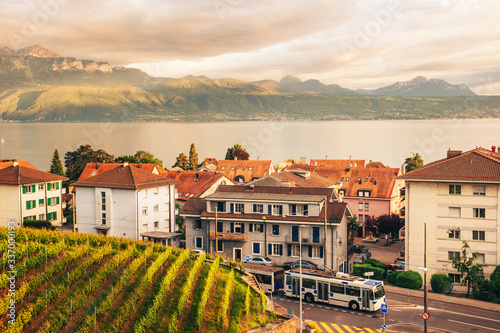 Obraz na plátně Small town situated between lake Geneva and Lavaux vineyards, Lausanne region, c