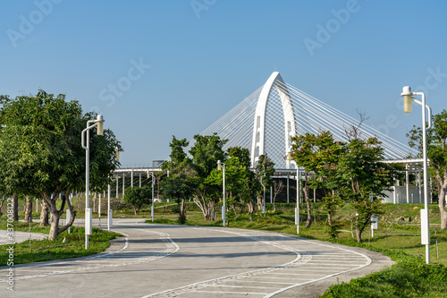 Konan Ai-Qin Bridge, Central Taiwan Science Park. The new landmark in Taichung City, Taiwan © Shawn.ccf