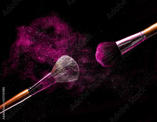 Fotografie brushes for make-up with bright colors