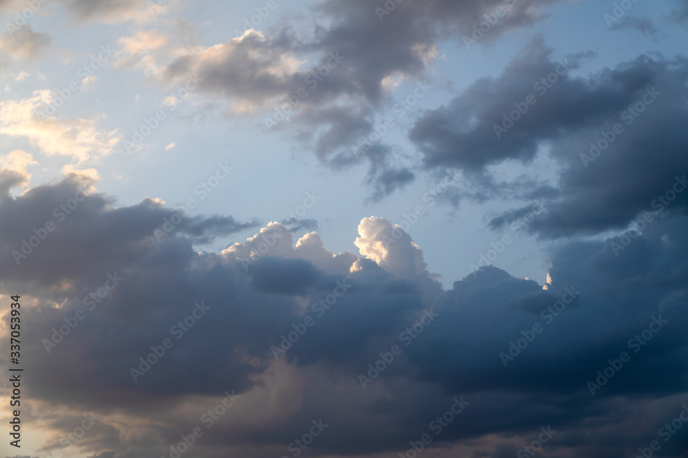 Naklejka premium Similar soul, fluffy white clouds in blue sky Background..