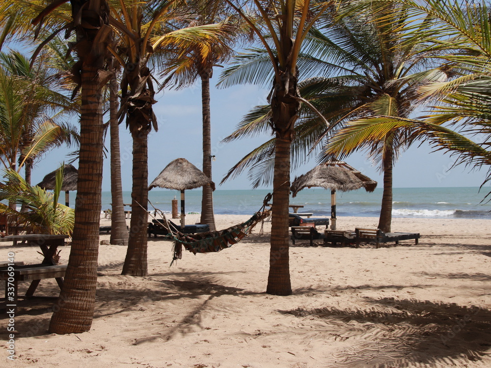 relaks na plaży w Afryce  piękna Gambia  - obrazy, fototapety, plakaty 