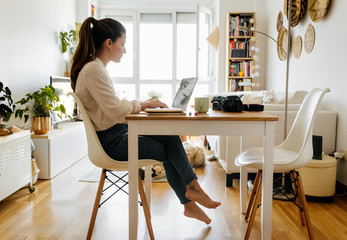 Freelance entrepreneur woman
