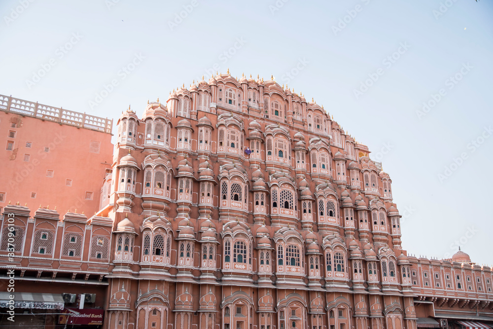hawa mahal pink building in jaipur india