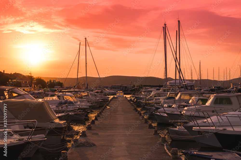 Obraz premium yachts in a Croatian port at sunset