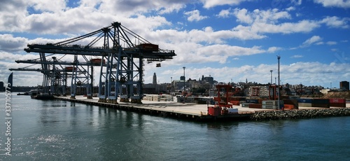 cranes in port © Pablo