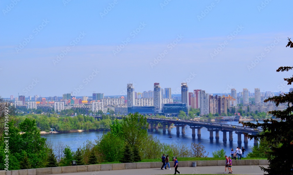 Fototapeta premium Kiev city bridge over the Dnieper river