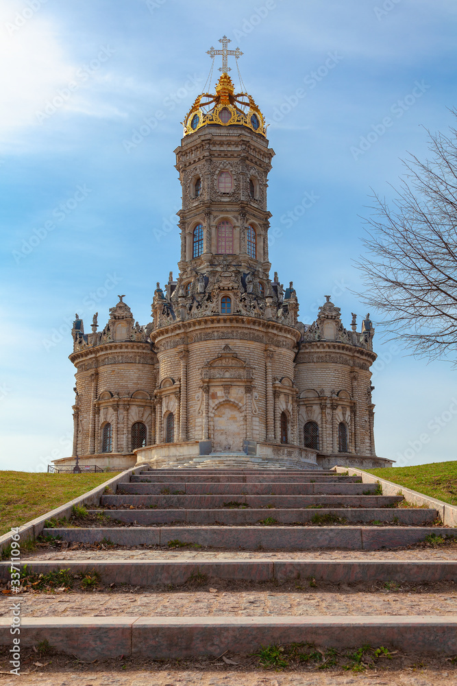 Obraz premium Church of the Sign of the Blessed Virgin Mary in the estate of Dubrovitsy, Podolsky district, Moscow region