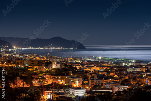 Obraz na płótnie Tigullio bay by night - Chiavari, Lavagna and Sestri Levante - Ligurian sea - Italy w salonie