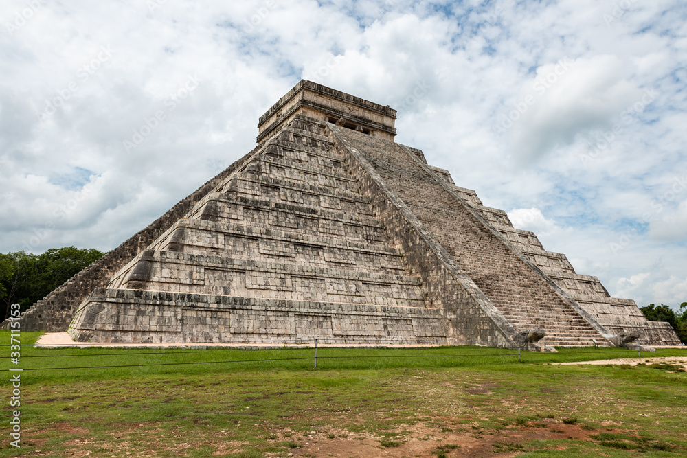 Mayan ruins in Chichen Itza (Yucatan, Mexico).