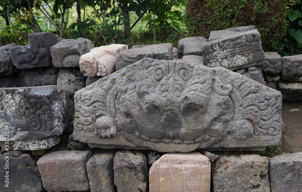 stone lion statue stone lion statue