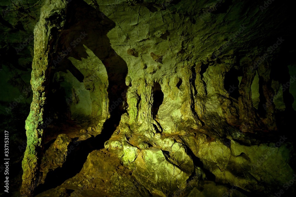 秋芳洞内で見た不思議な形をした鍾乳石＠山口
