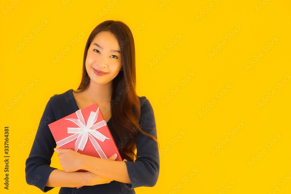 Portrait beautiful young asian woman with giftbox Portrait beautiful young asian woman with giftbox