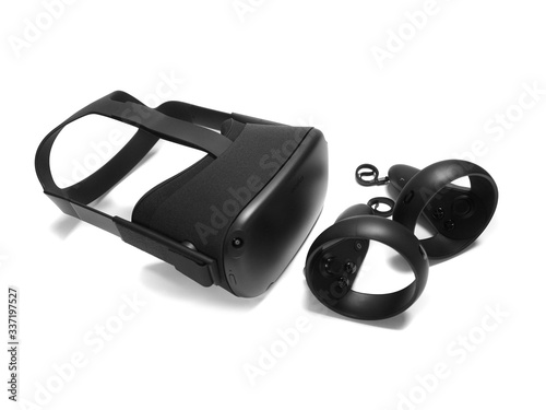 virtual reality headset and controllers for gaming