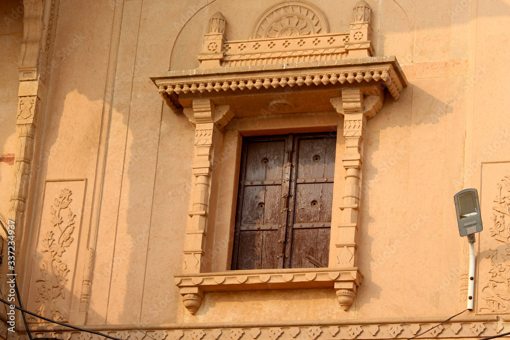 Obraz premium empty tourist place in covid-19, The sacred building carved from stone, Ancient rock curved temples in India