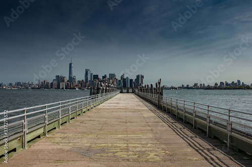 New York City skyline with clear sky and buildings, skyscrapers © Erol