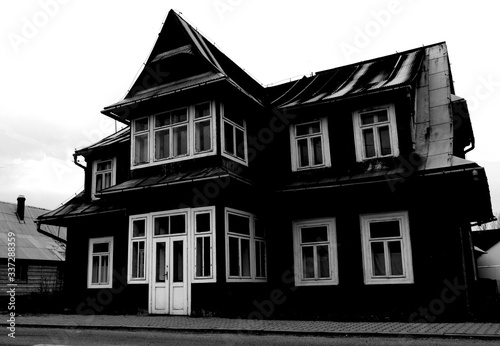 Fototapeta Naklejka Na Ścianę i Meble -  historic wooden huts in Chocholow