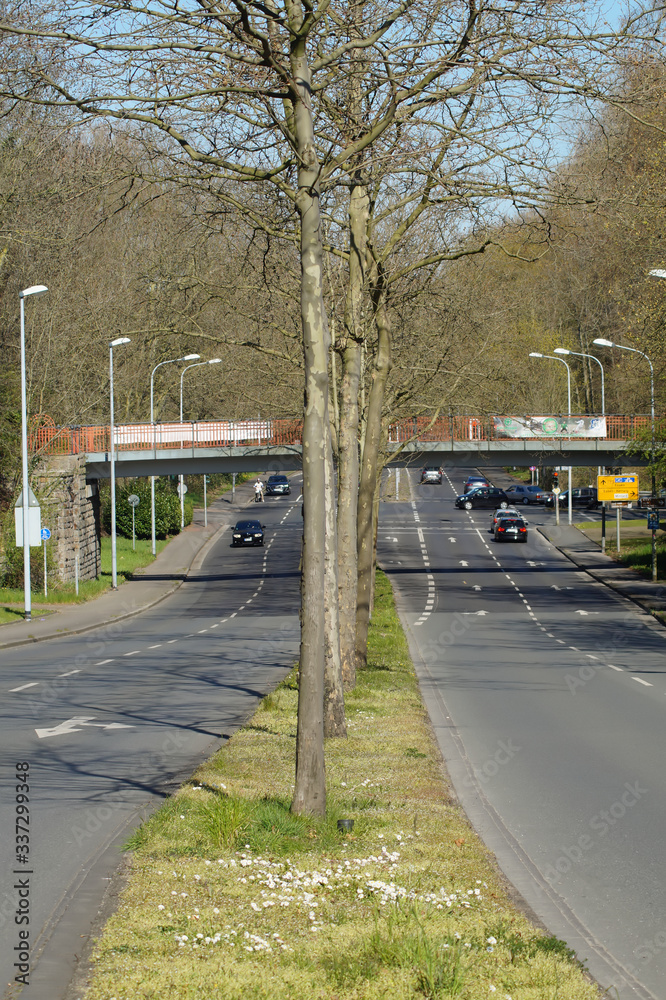 Blick vom Dorf Saarn Richtung Mendener Brücke in Mülheim an der Ruhr