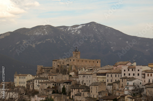 Castello di Capestrano in Abruzzo - Italia